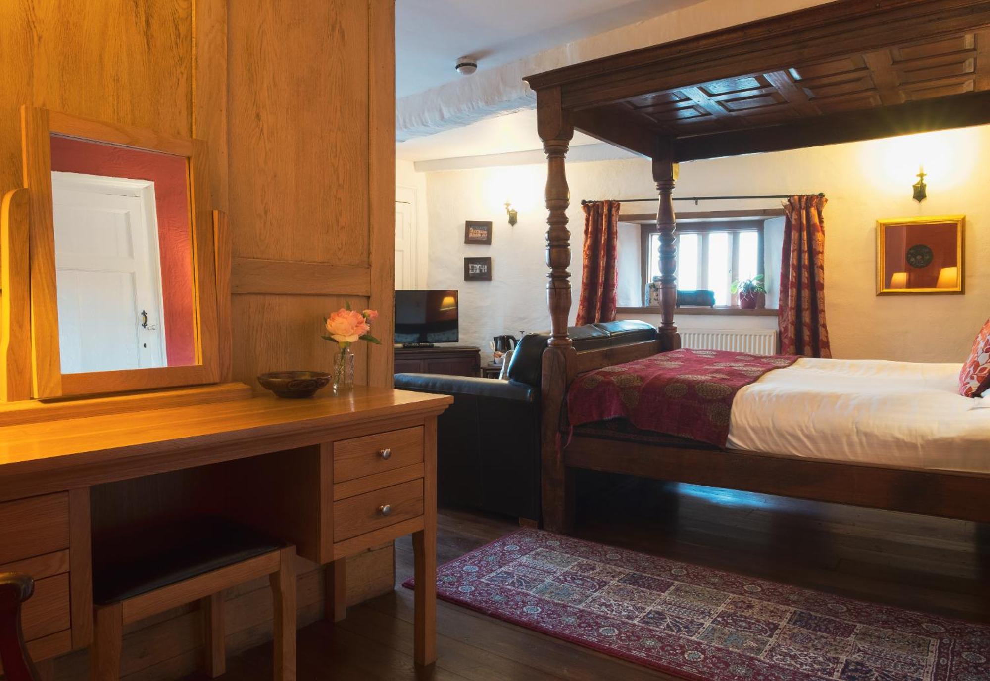 Kings Arms Hotel Абергейвенні Номер фото