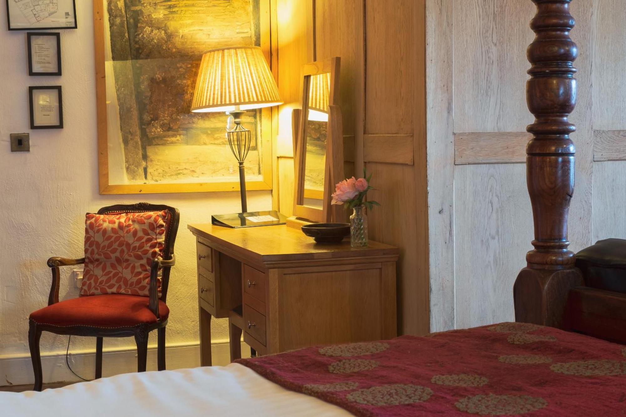 Kings Arms Hotel Абергейвенні Номер фото
